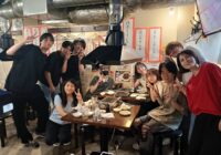 テーブル上には失われた文明の残骸が…